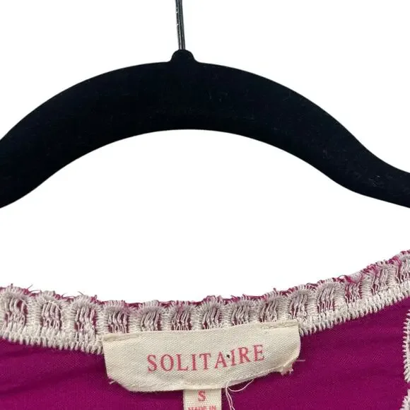 Solitaire Short Sleeve Scallop Hem Magenta Ivory Floral Embroidered Top Small - Picture 4 of 6